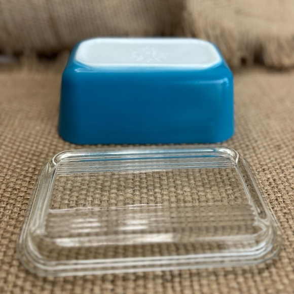 Vintage PYREX  Blue, Teal Refrigerator Glass Container - Picture 6 of 9
